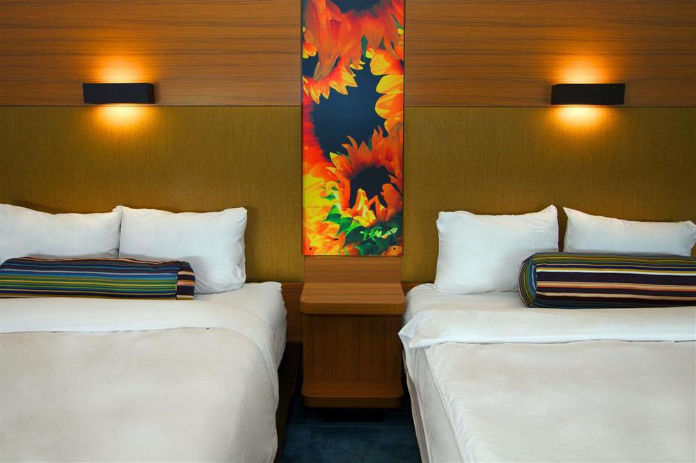 Aloft Tulsa Downtown Hotel Стая снимка