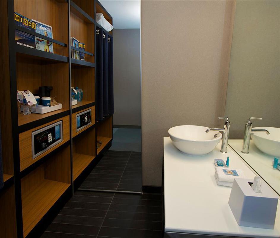 Aloft Tulsa Downtown Hotel Стая снимка