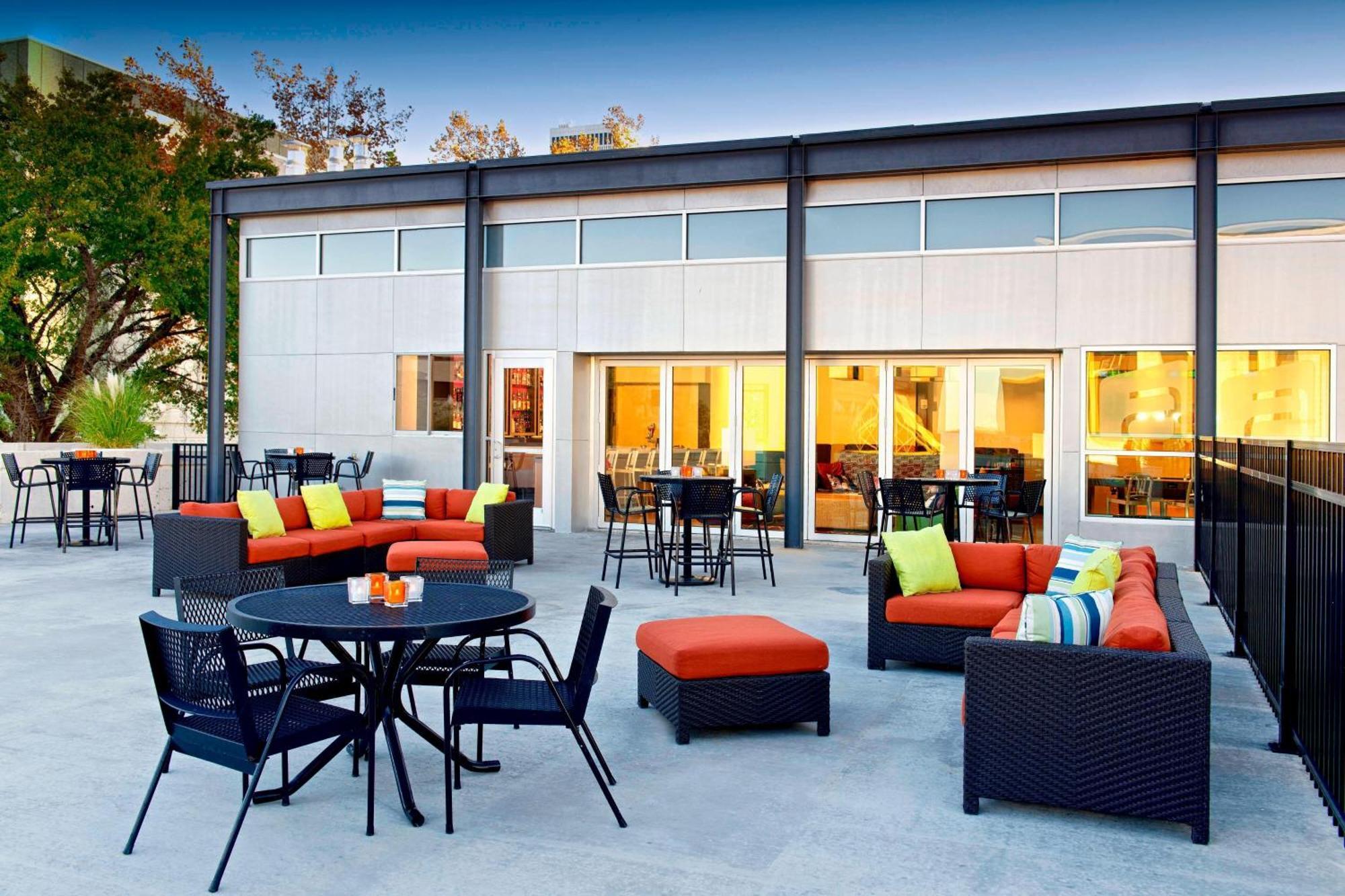 Aloft Tulsa Downtown Hotel Екстериор снимка