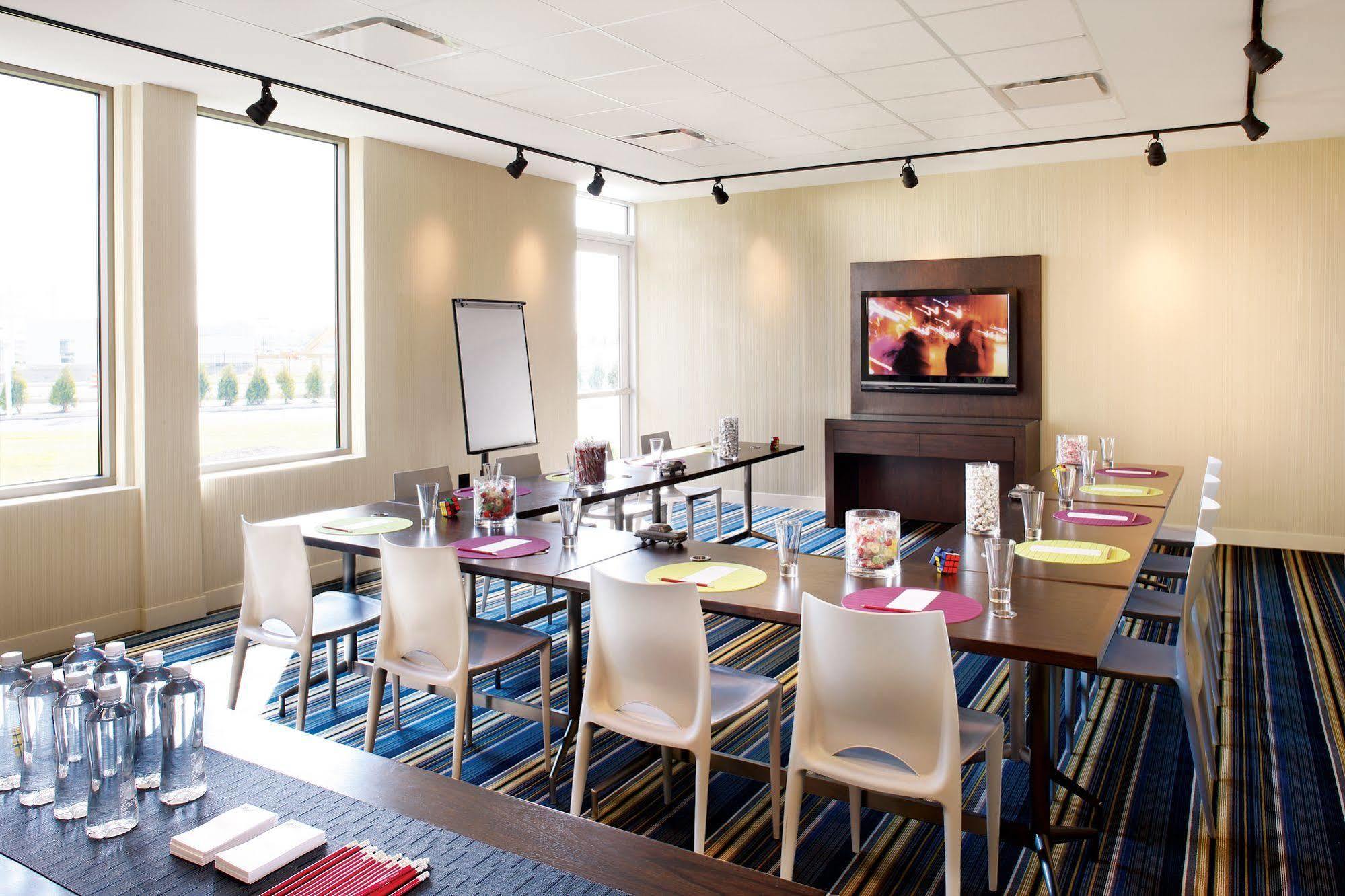 Aloft Tulsa Downtown Hotel Екстериор снимка